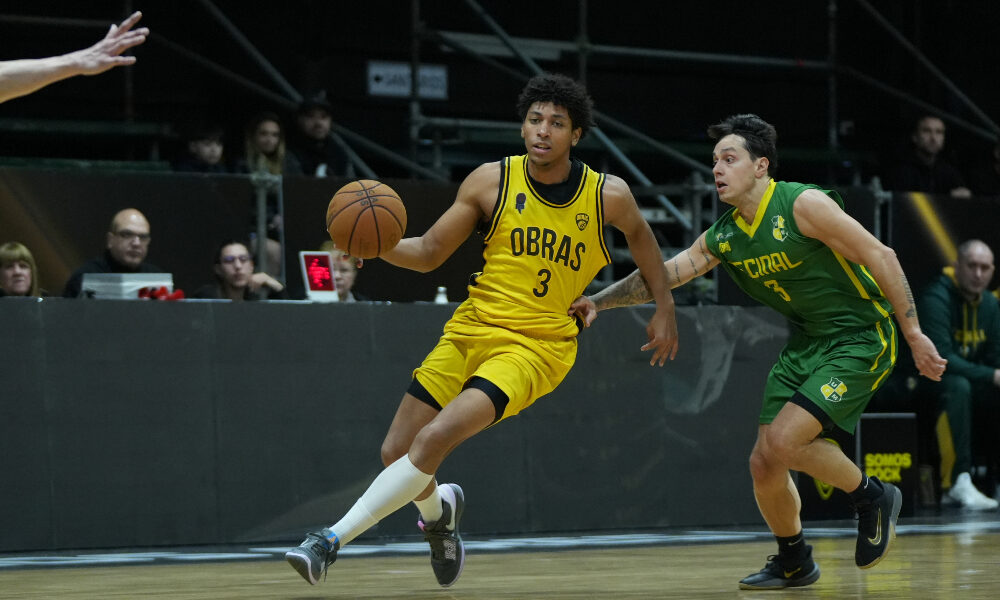 Liga metropolitana Obras vs Munro